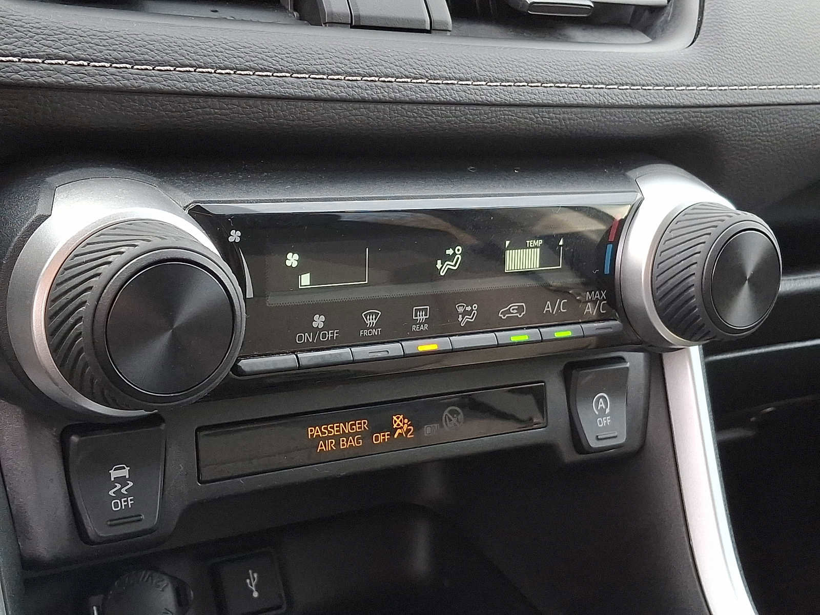 Used 2022 Toyota RAV4 LE image 13