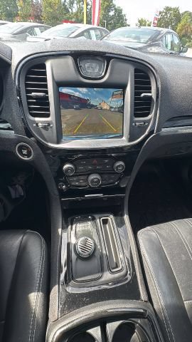 Used 2018 Chrysler 300 S w/ 300S Premium Group RWD image 26
