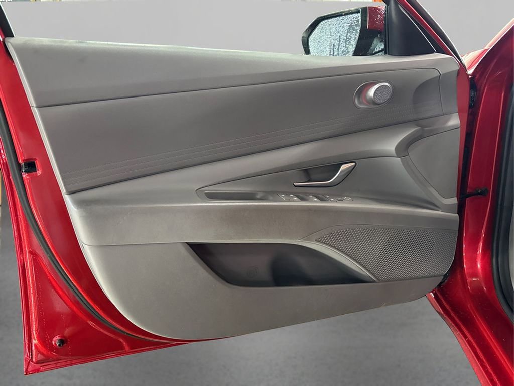 Used 2021 Hyundai Elantra SEL image 23