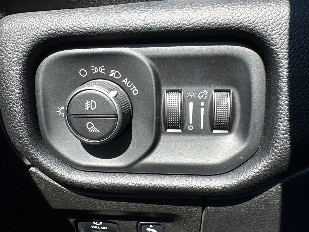 Used 2019 RAM 1500 Big Horn AWD/4WD image 38