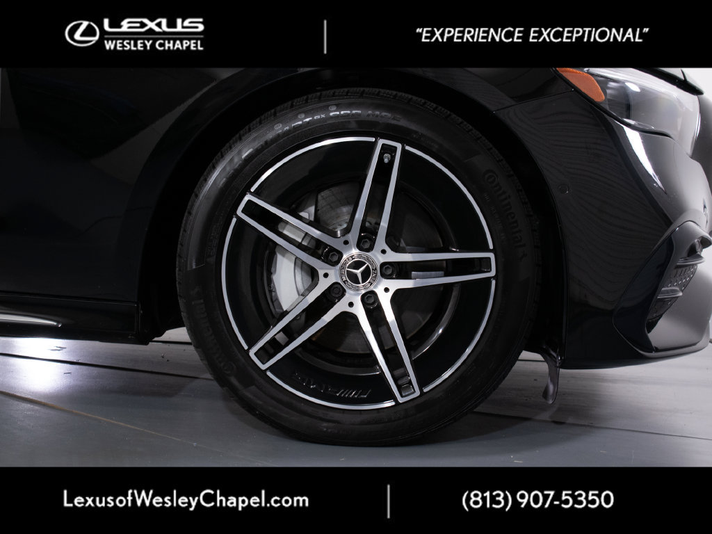 Used 2025 Mercedes-Benz E 350 4MATIC Sedan image 3