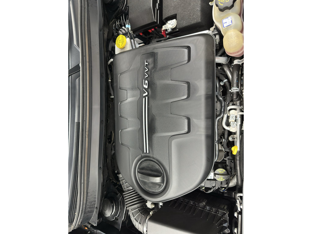 Used 2022 Jeep Cherokee Limited AWD/4WD image 18