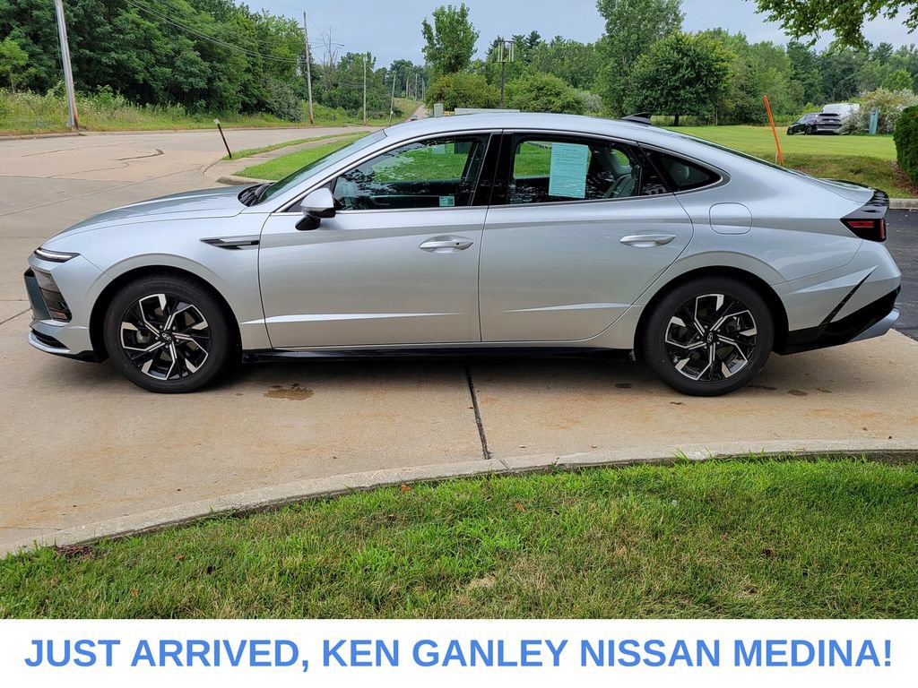 Used 2025 Hyundai Sonata SEL FWD image 6