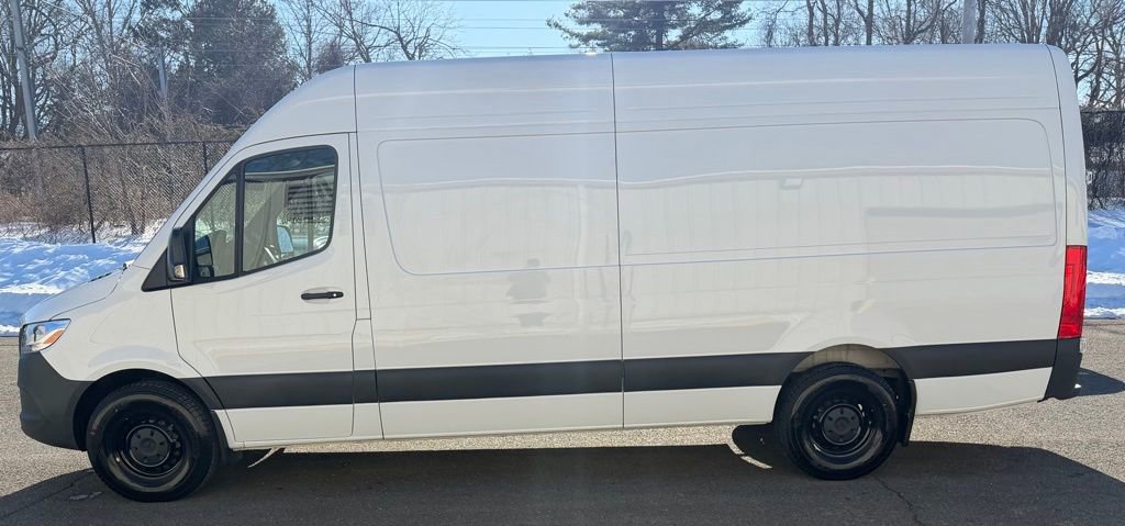 Used 2025 Mercedes-Benz Sprinter 2500 image 8