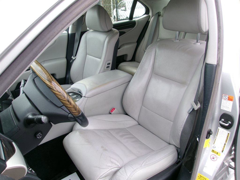 Used 2016 Lexus LS 460 w/ Comfort Package image 14