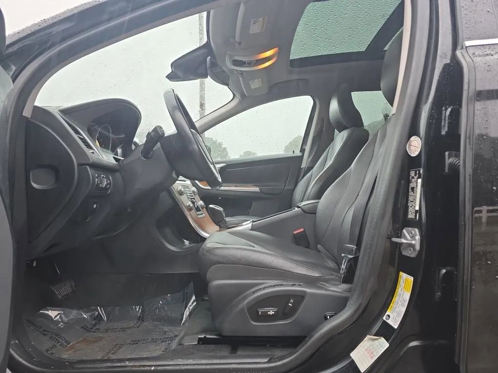 Used 2017 Volvo XC60 T5 Inscription image 15