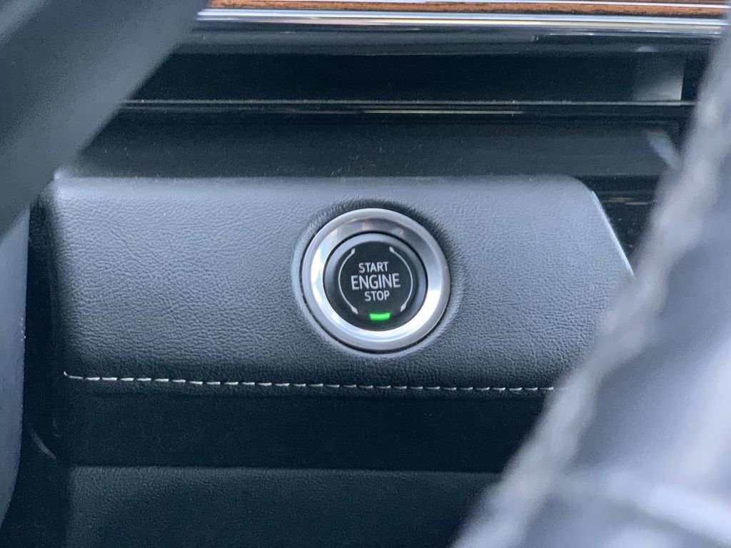 Certified 2023 Cadillac Escalade Premium Luxury image 14