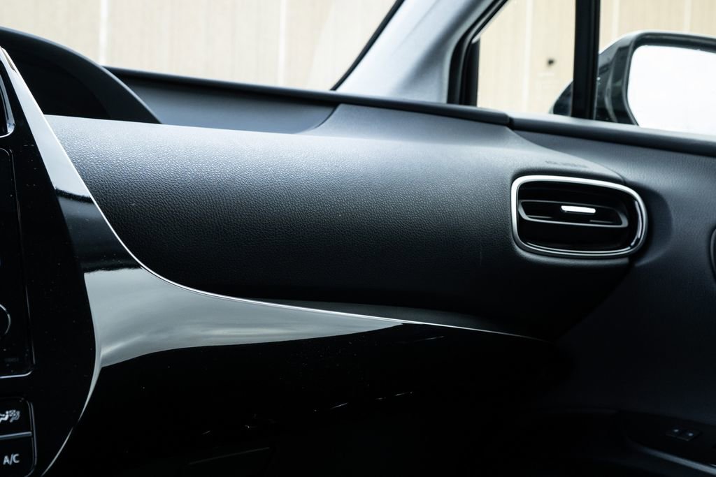 Used 2016 Toyota Prius Three image 28