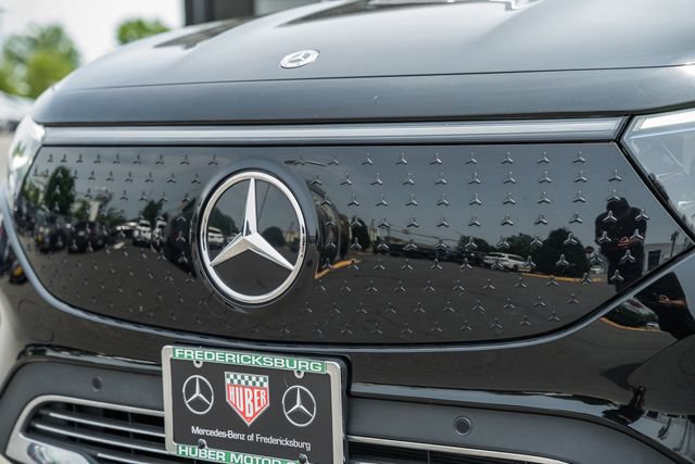 Used 2024 Mercedes-Benz EQB 350 4MATIC SUV image 12