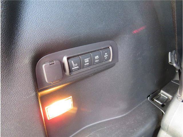 Used 2018 Ford Explorer Limited AWD/4WD image 16
