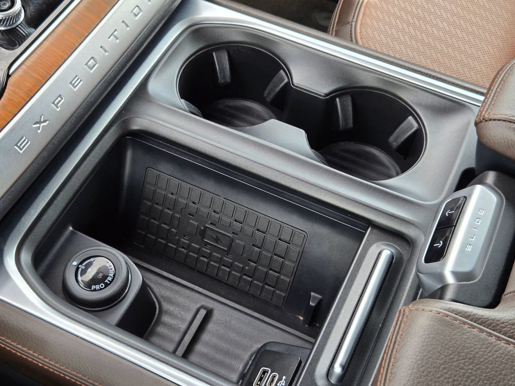 Used 2025 Ford Expedition Max King Ranch AWD/4WD image 19