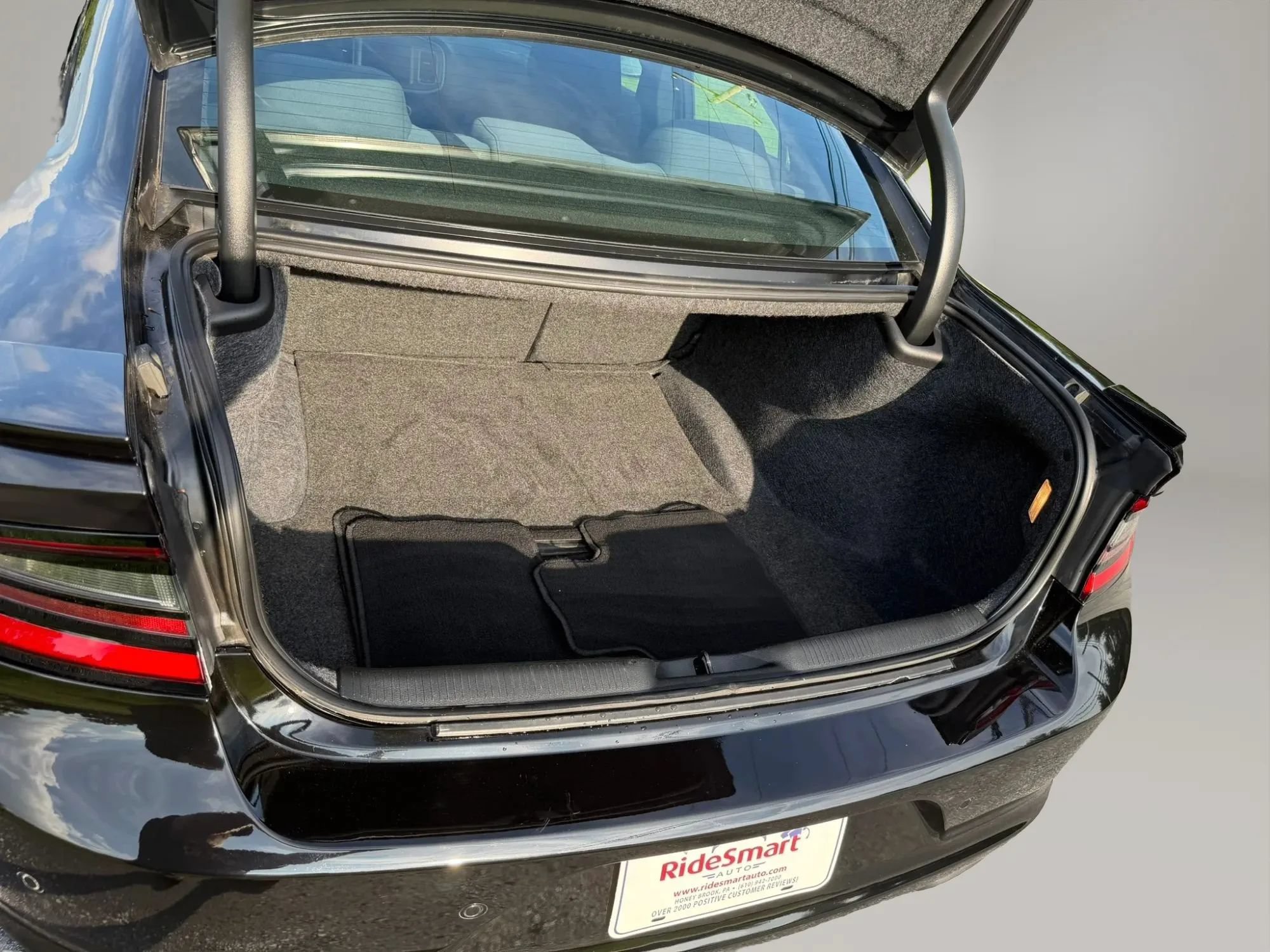 Used 2019 Dodge Charger SXT AWD/4WD image 38