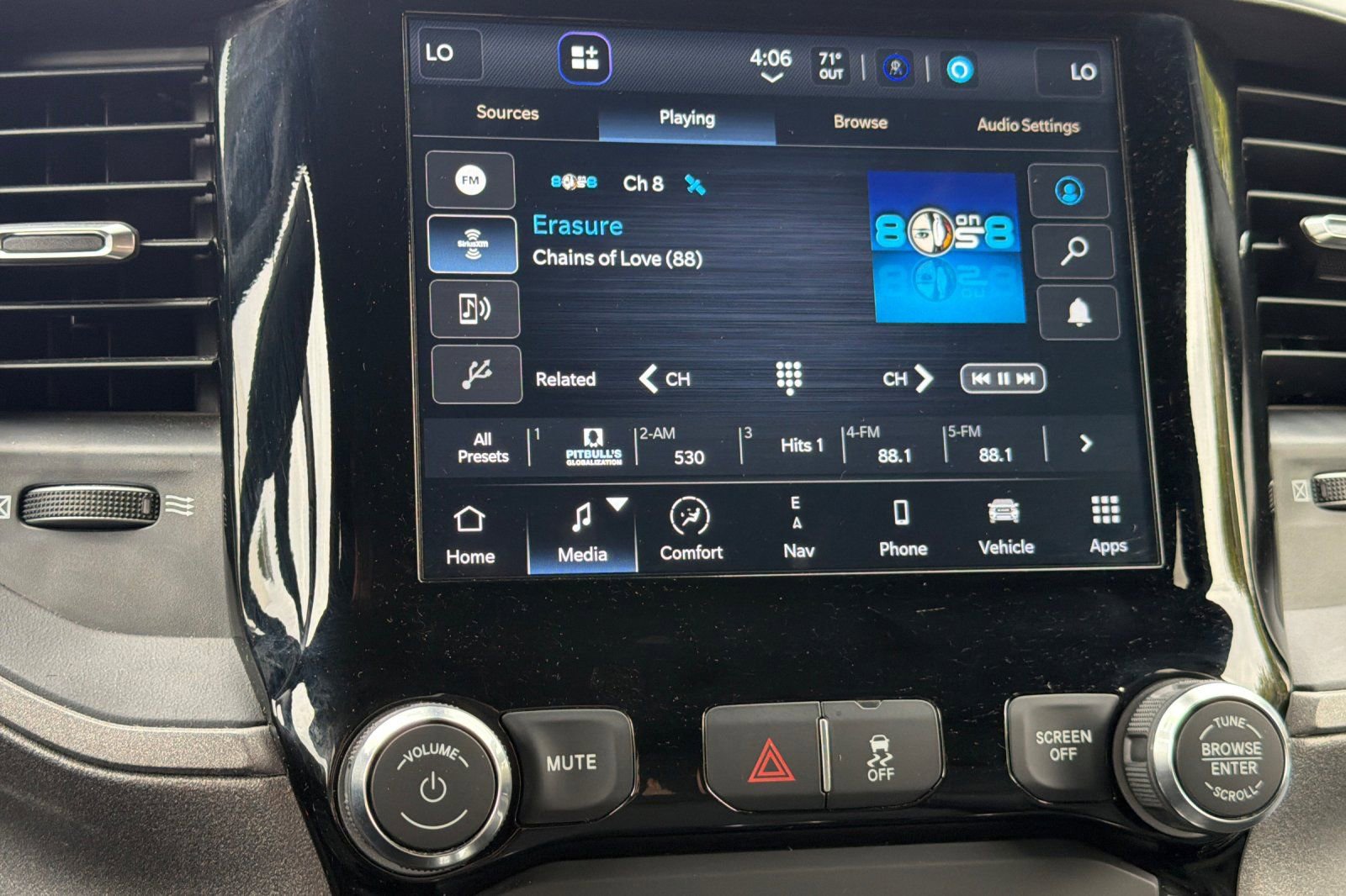 Used 2024 RAM 3500 Tradesman w/ Chrome Appearance Group image 17