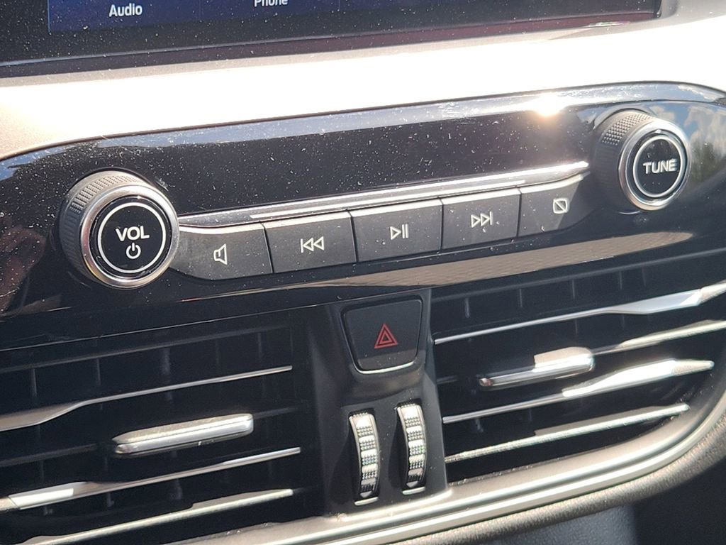 Used 2020 Ford Escape SE Sport image 27