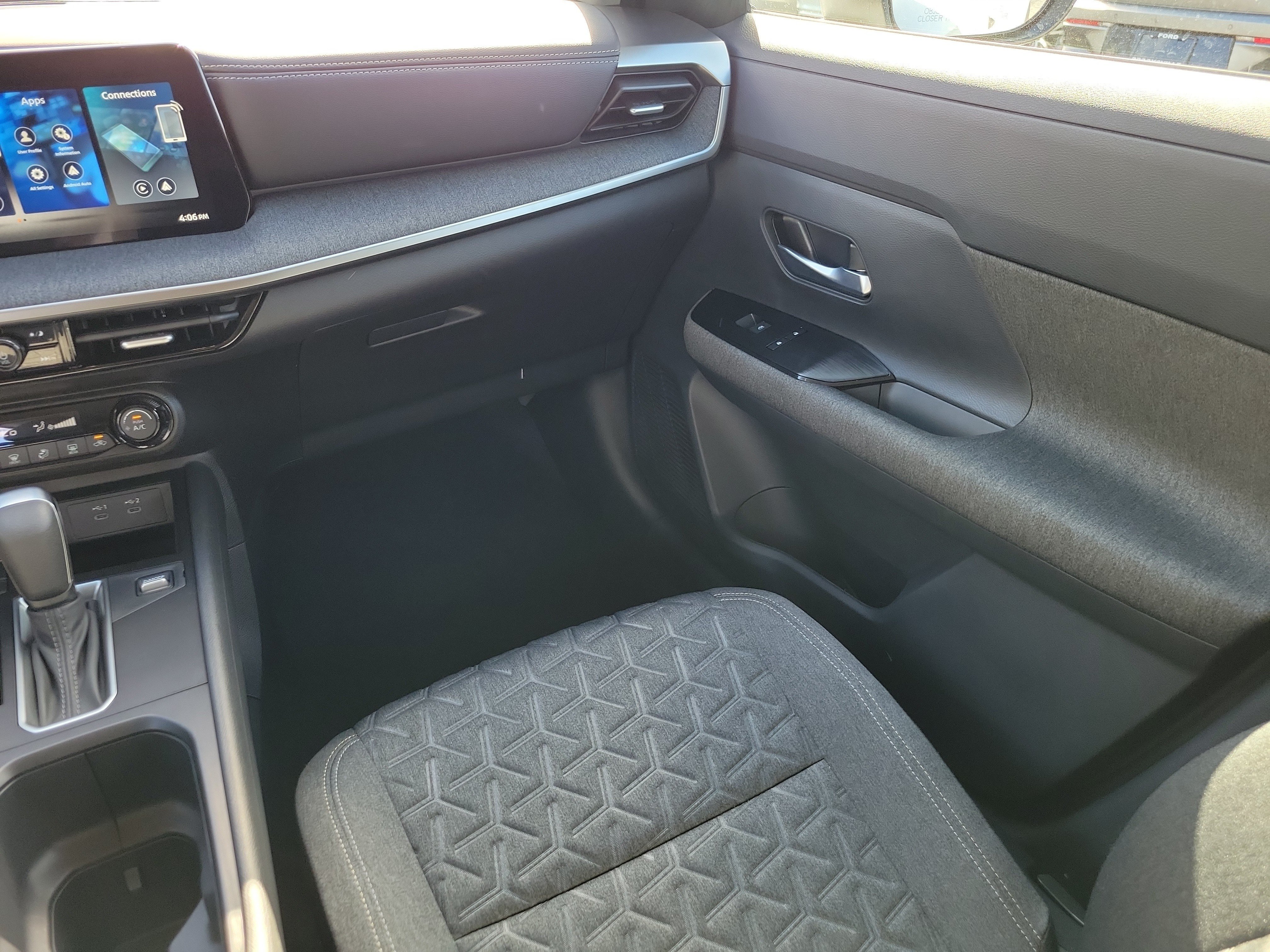 Used 2026 Nissan Kicks SV FWD image 21