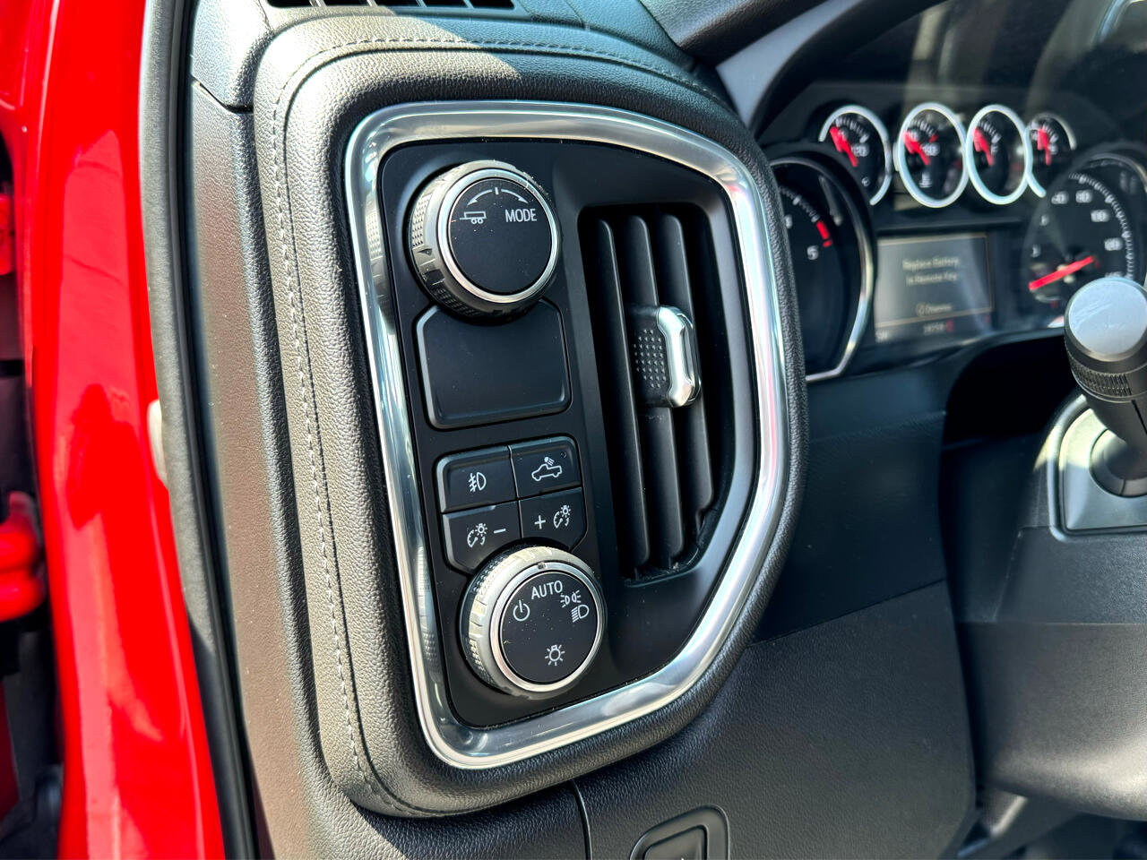 Used 2021 Chevrolet Silverado 3500 LT w/ Convenience Package image 14