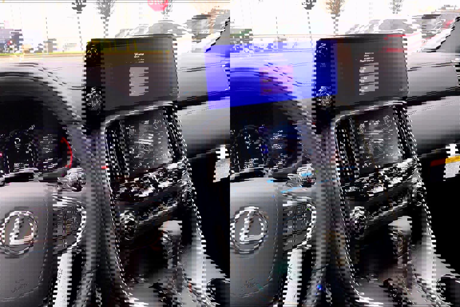 New 2025 Lexus LX 600 4WD w/ Luxury Package image 6