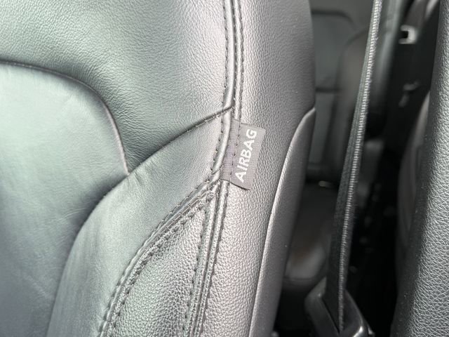 Used 2018 Ford Explorer XLT w/ Equipment Group 202A AWD/4WD image 17