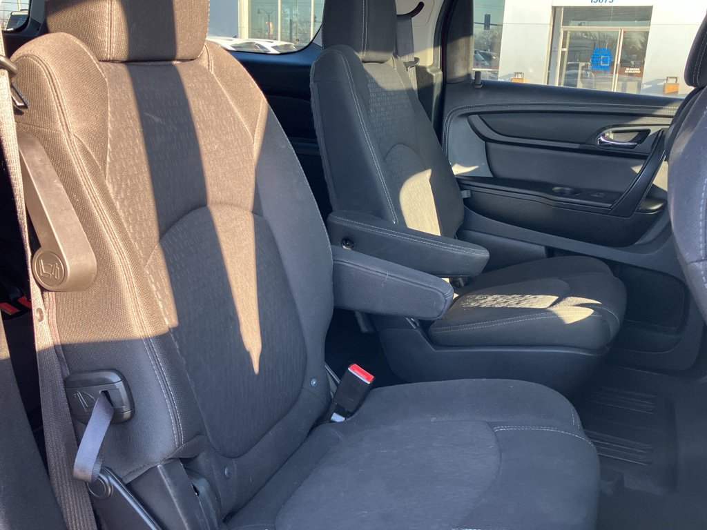 Used 2016 GMC Acadia SLE image 36