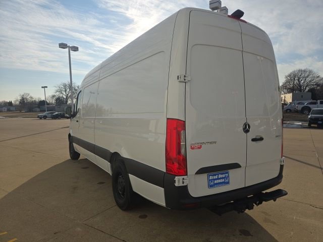 Used 2025 Mercedes-Benz Sprinter 2500 image 5