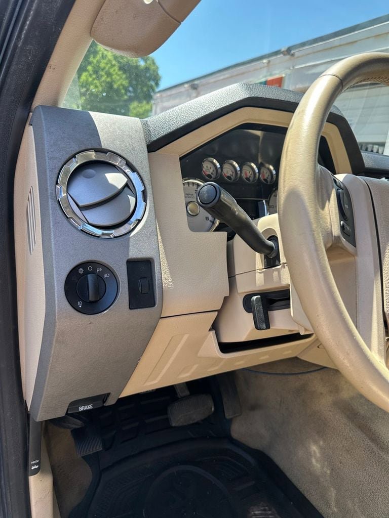 Used 2008 Ford F450 Lariat AWD/4WD image 11