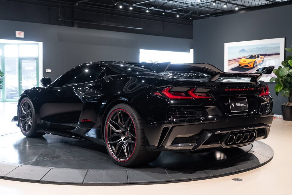 Used 2025 Chevrolet Corvette Z06 w/ Z07 Performance Package RWD image 42