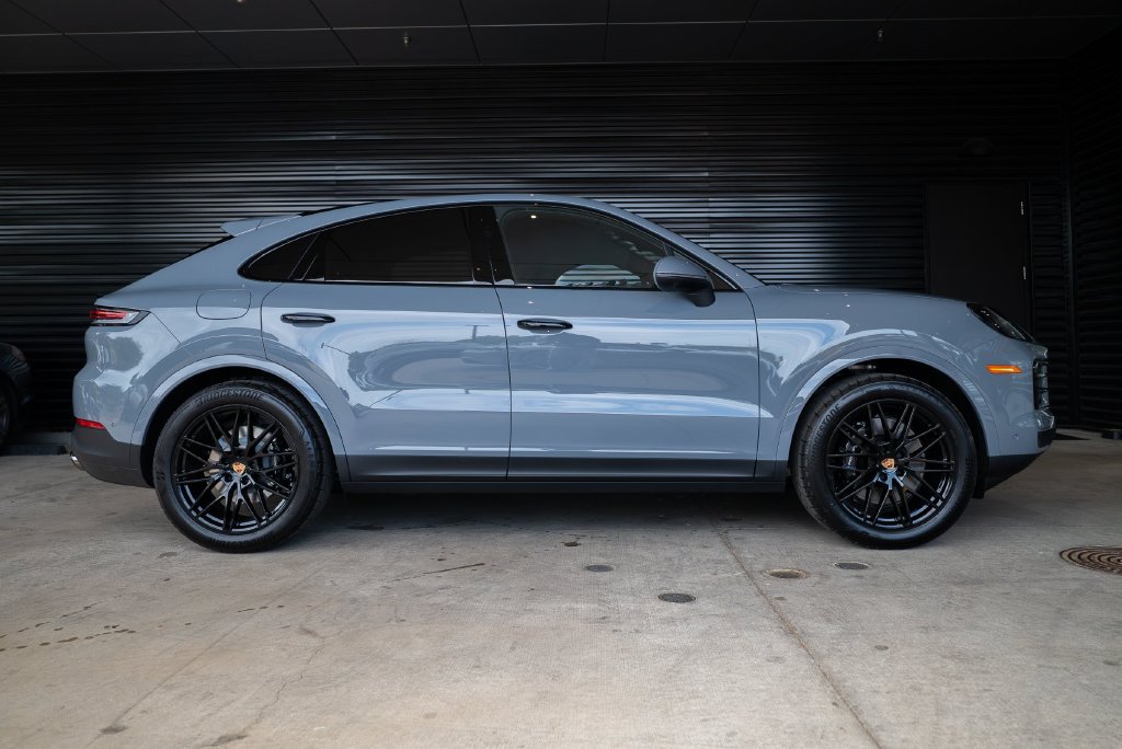 New 2026 Porsche Cayenne Coupe AWD/4WD image 8