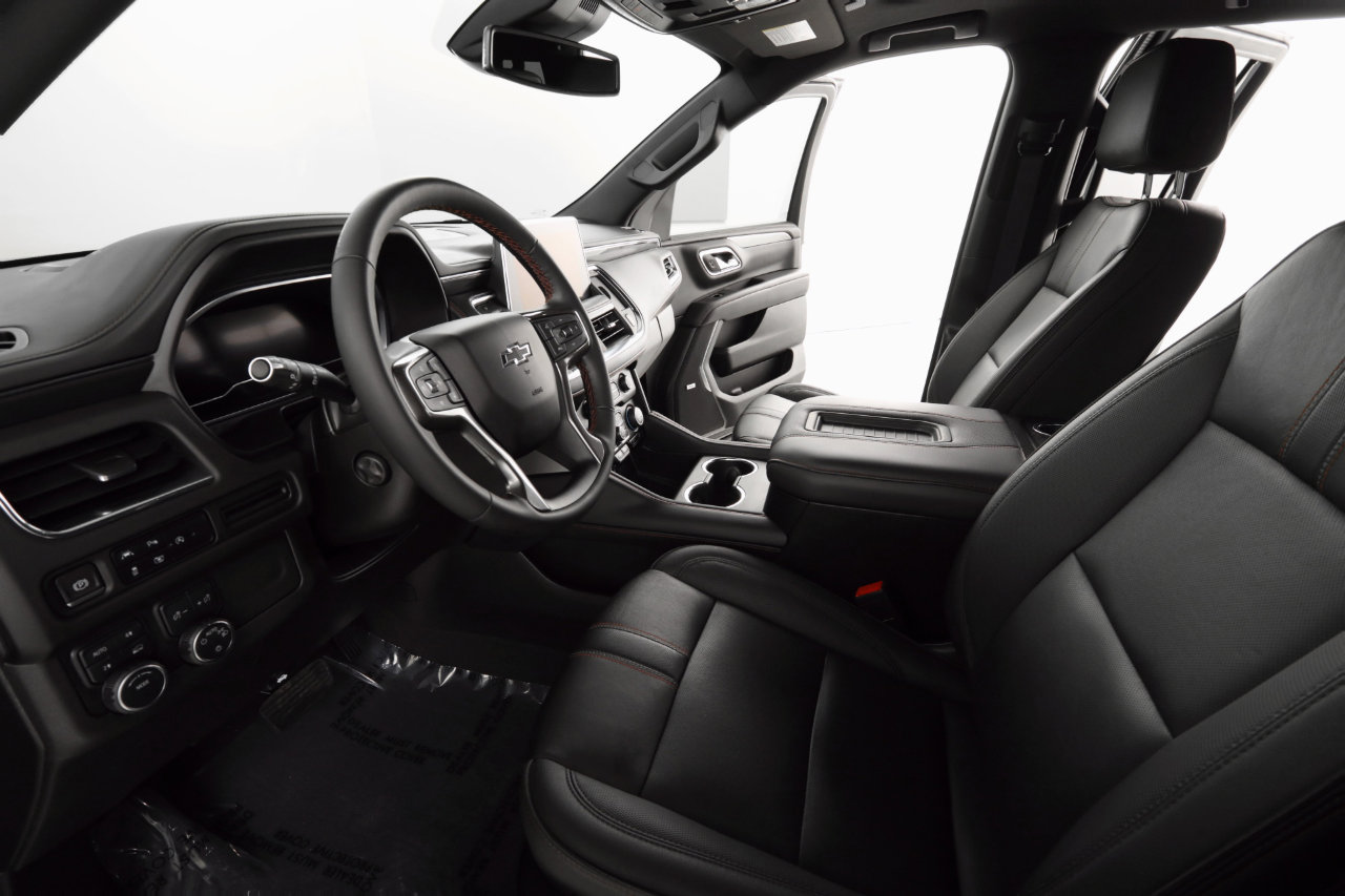 Used 2023 Chevrolet Suburban RST image 13