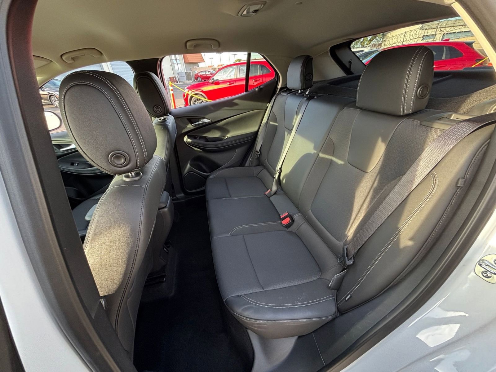 Used 2025 Buick Encore GX Preferred image 37