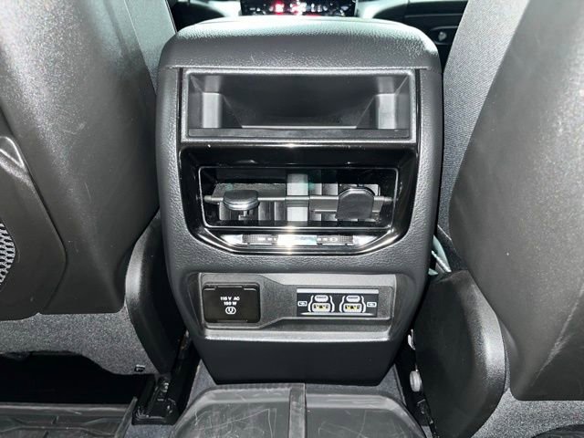 Used 2023 Jeep Grand Cherokee Altitude image 35