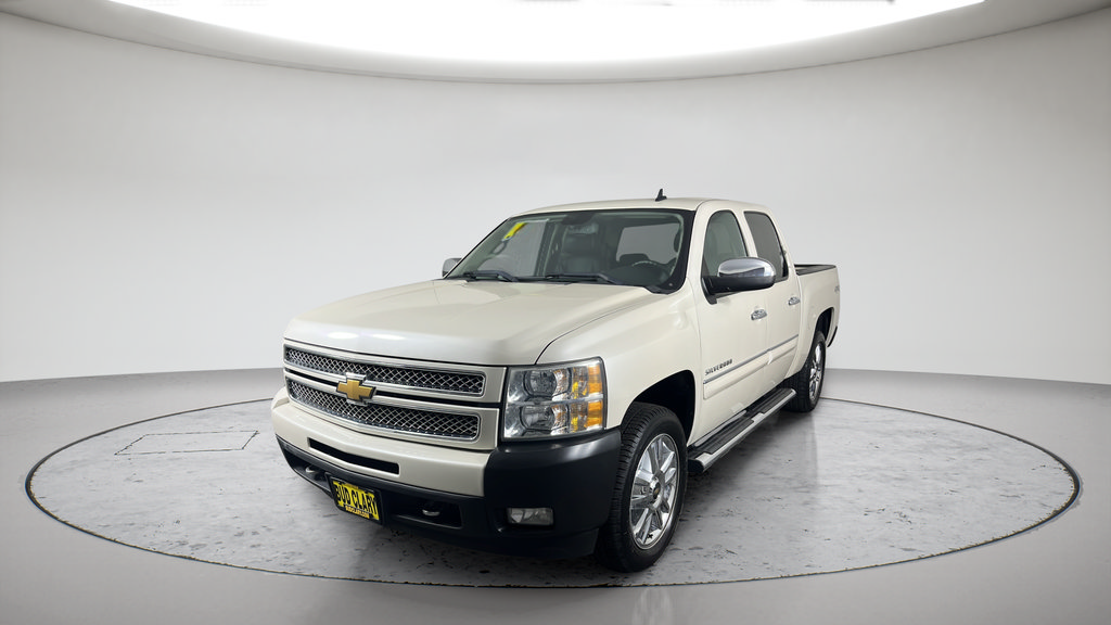 Used 2013 Chevrolet Silverado 1500 LTZ w/ LTZ White Diamond Edition AWD/4WD image 7