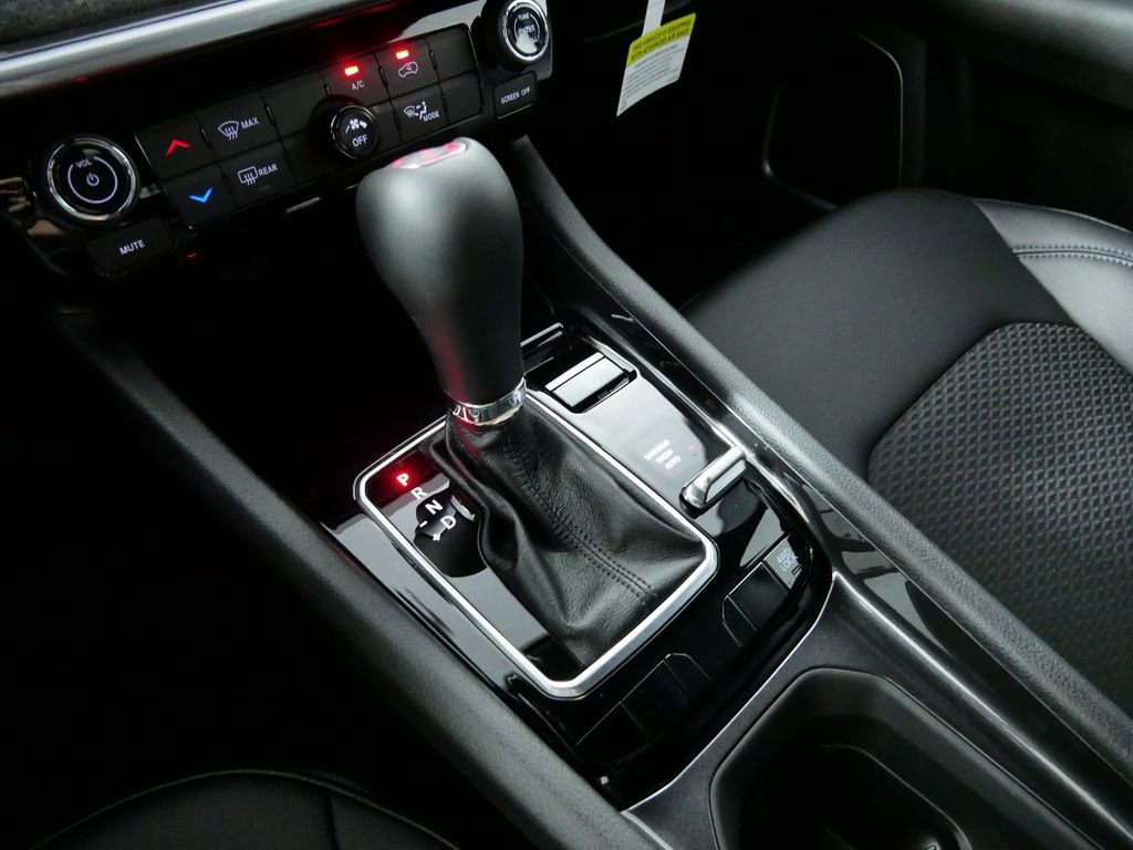 Used 2024 Jeep Compass Latitude image 44