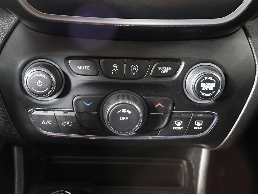 Used 2021 Jeep Cherokee Latitude image 39