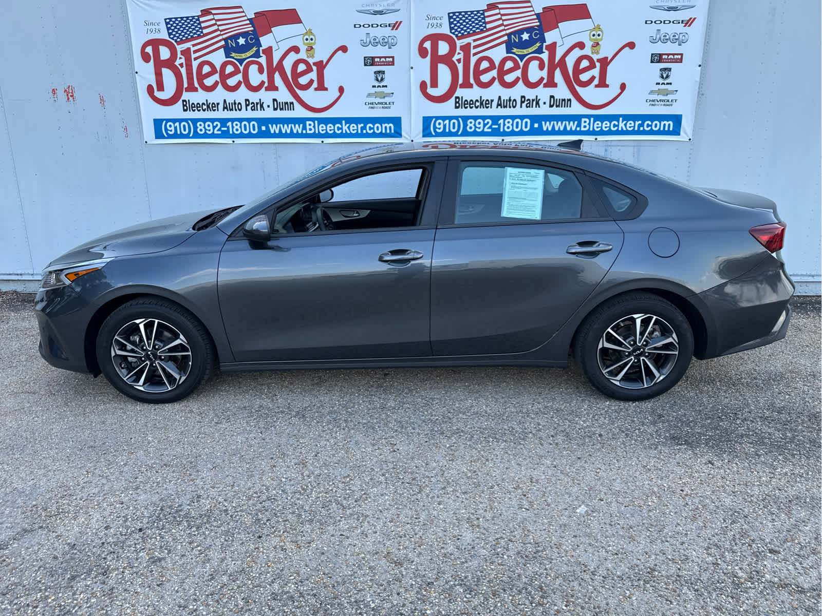 Used 2023 Kia Forte LXS image 7