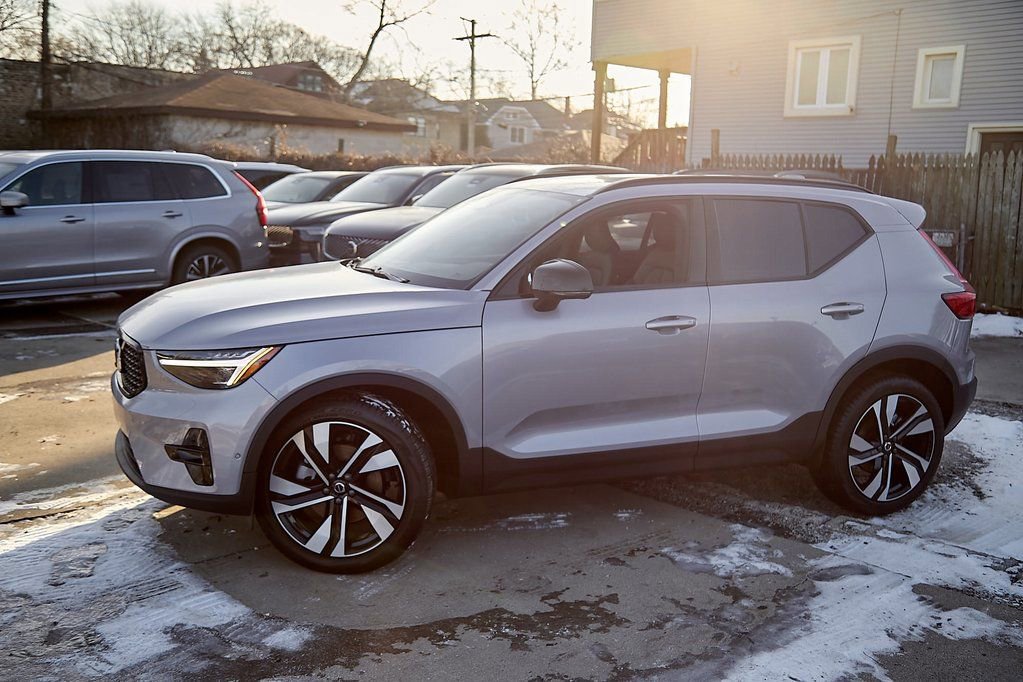 New 2026 Volvo XC40 B5 Ultra w/ Protection Package Premier image 3