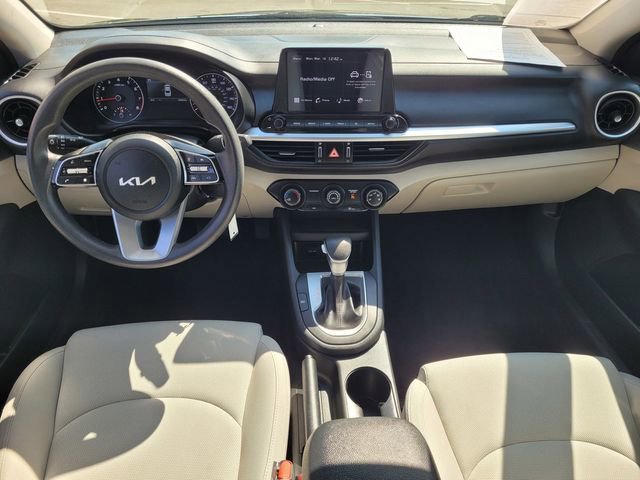 Used 2022 Kia Forte LXS image 9