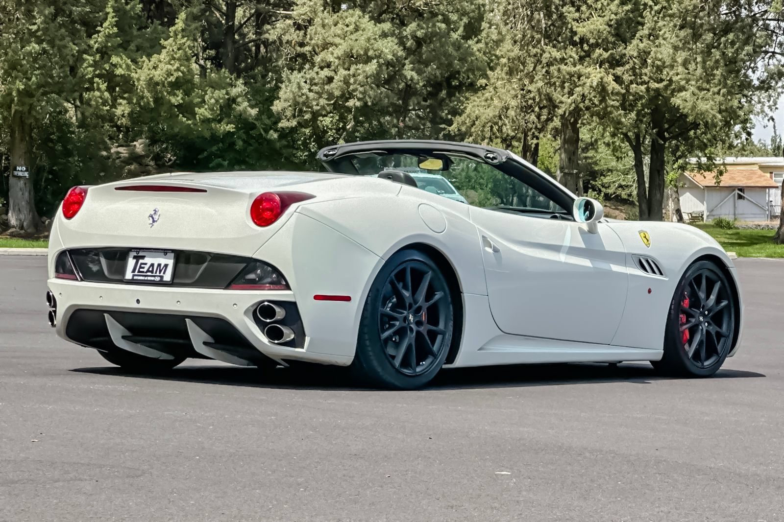 Used 2012 Ferrari California RWD image 4