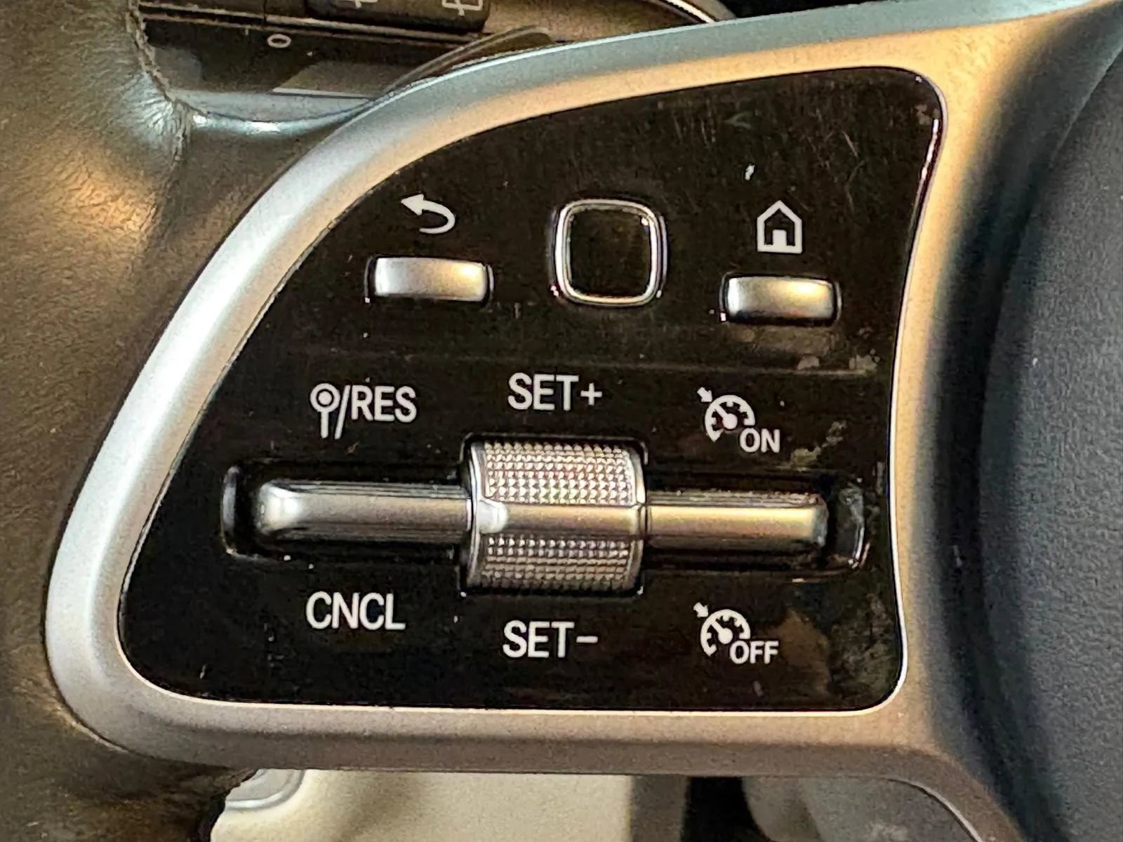 Used 2020 Mercedes-Benz GLE 350 4MATIC image 29