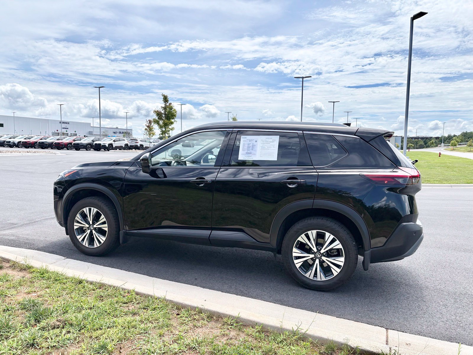 Used 2021 Nissan Rogue SV w/ Premium Package AWD/4WD image 5