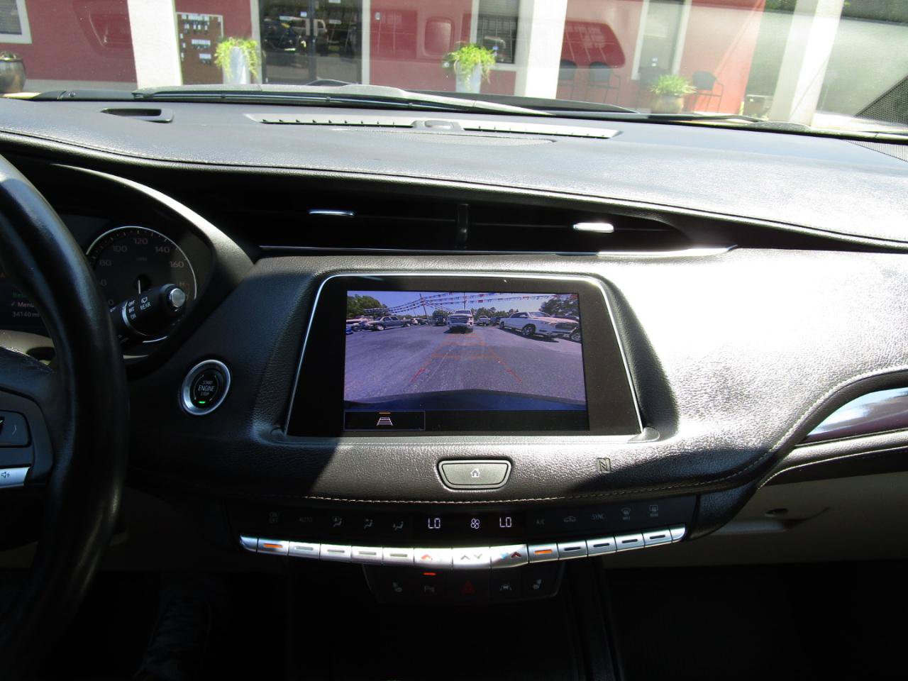Used 2021 Cadillac XT4 Luxury w/ Cold Weather Package FWD image 14