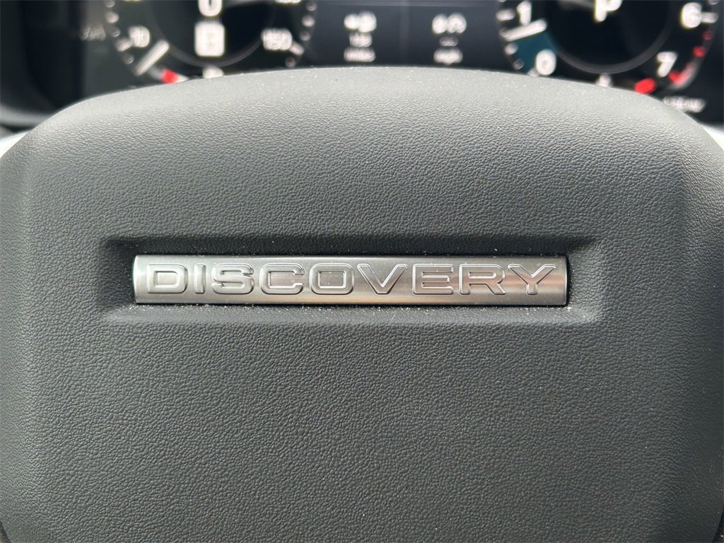 Used 2024 Land Rover Discovery S image 43