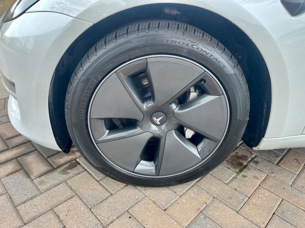 Used 2023 Tesla Model 3 Standard Range image 9