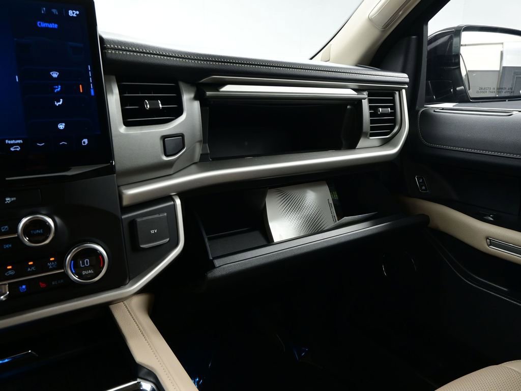 Used 2024 Ford Expedition XLT image 22