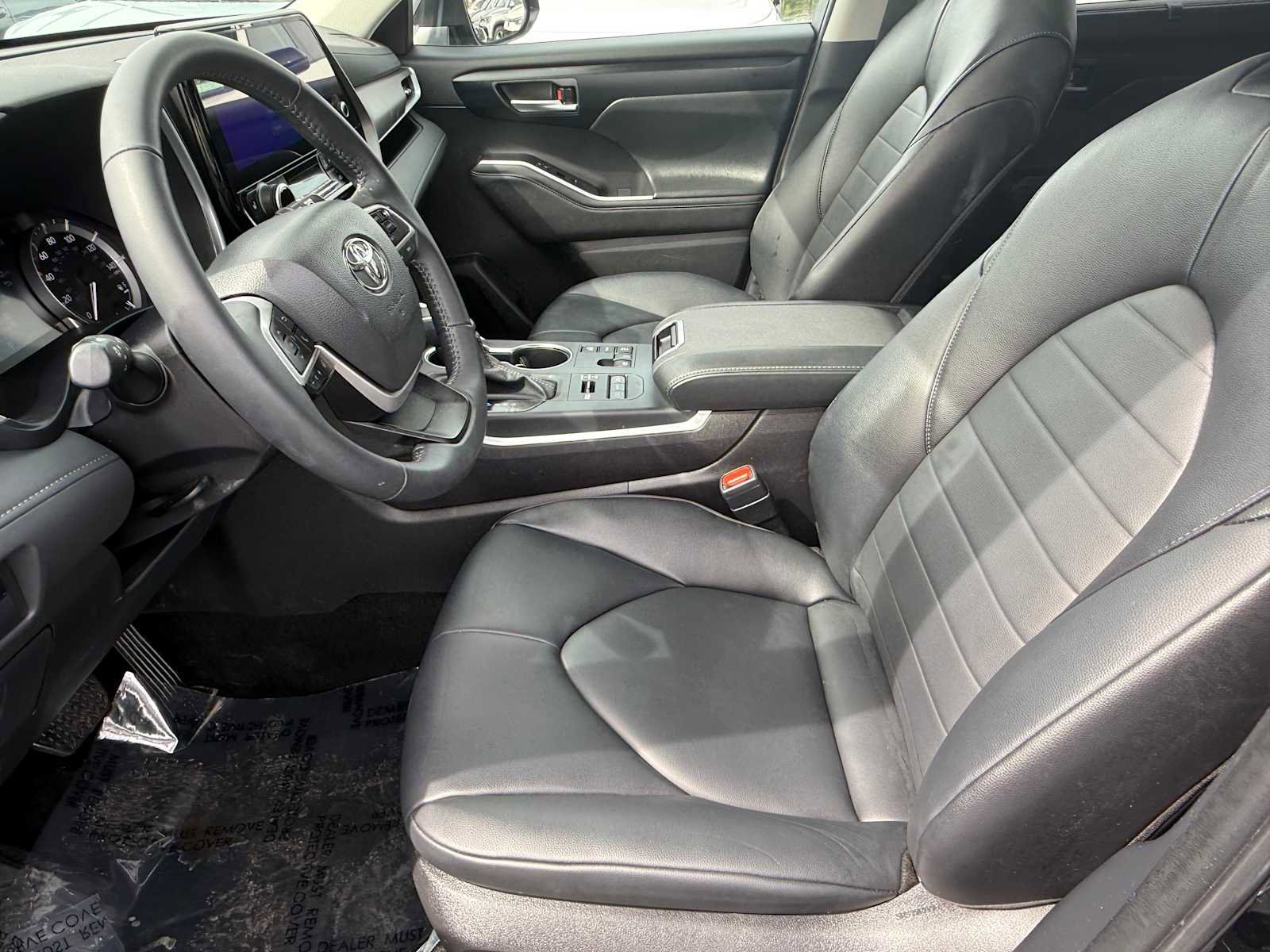 Certified 2025 Toyota Highlander XLE AWD/4WD image 14