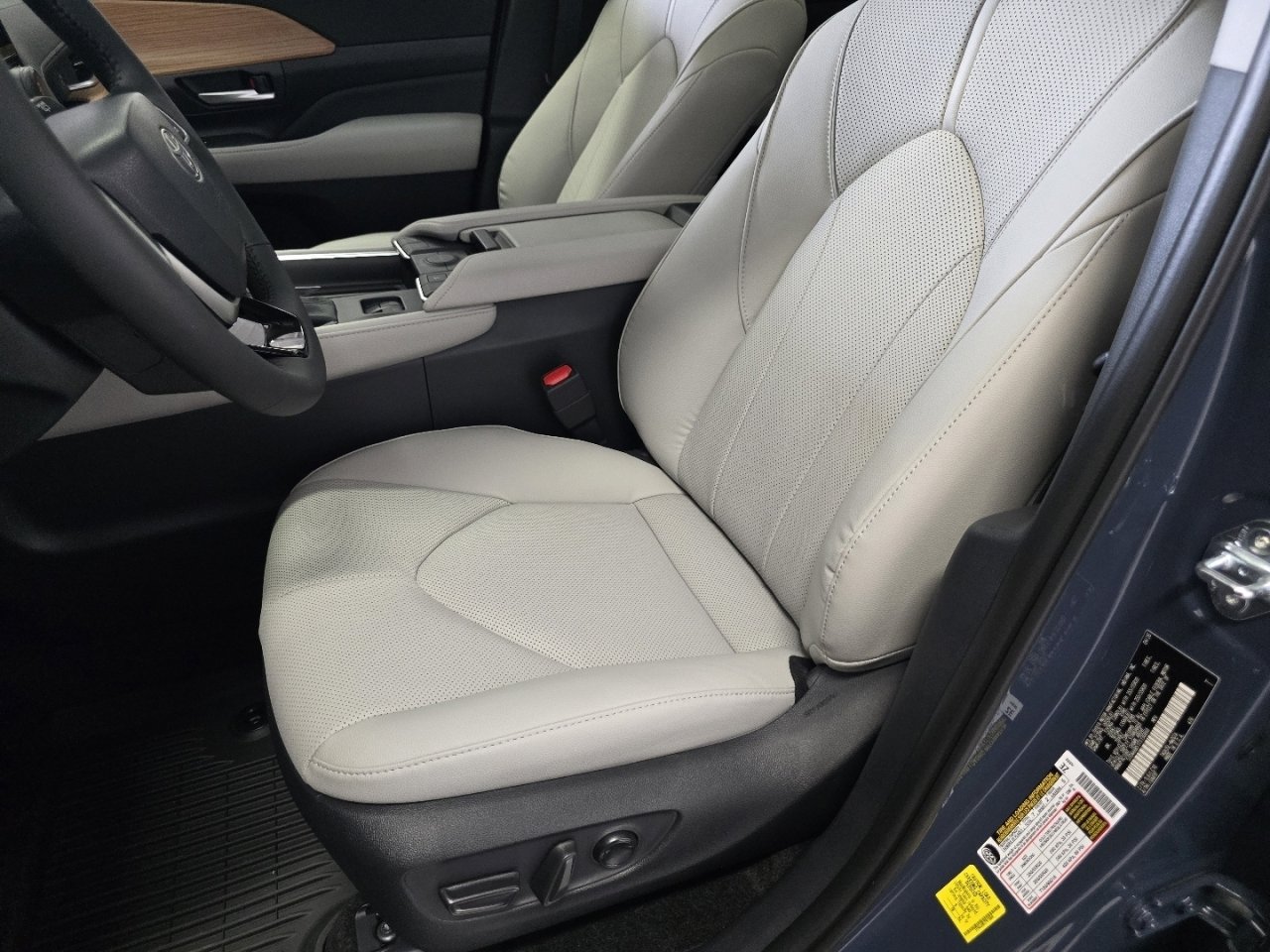 New 2026 Toyota Grand Highlander Limited AWD/4WD image 26