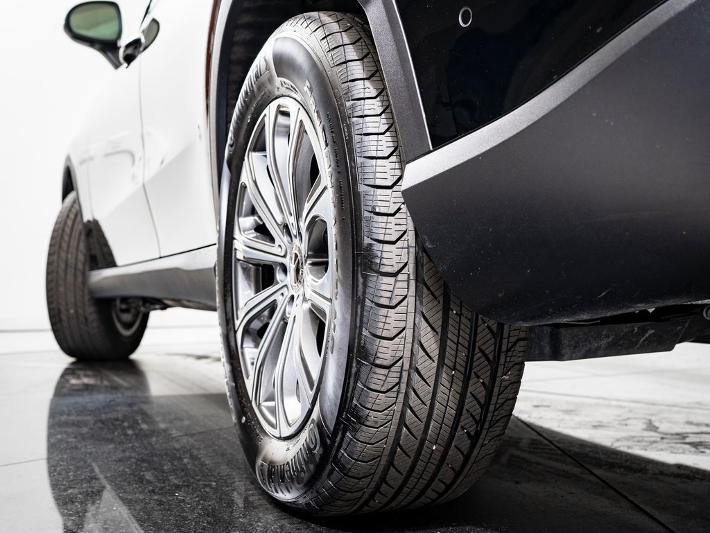 Certified 2025 Mercedes-Benz GLC 300 4MATIC image 40