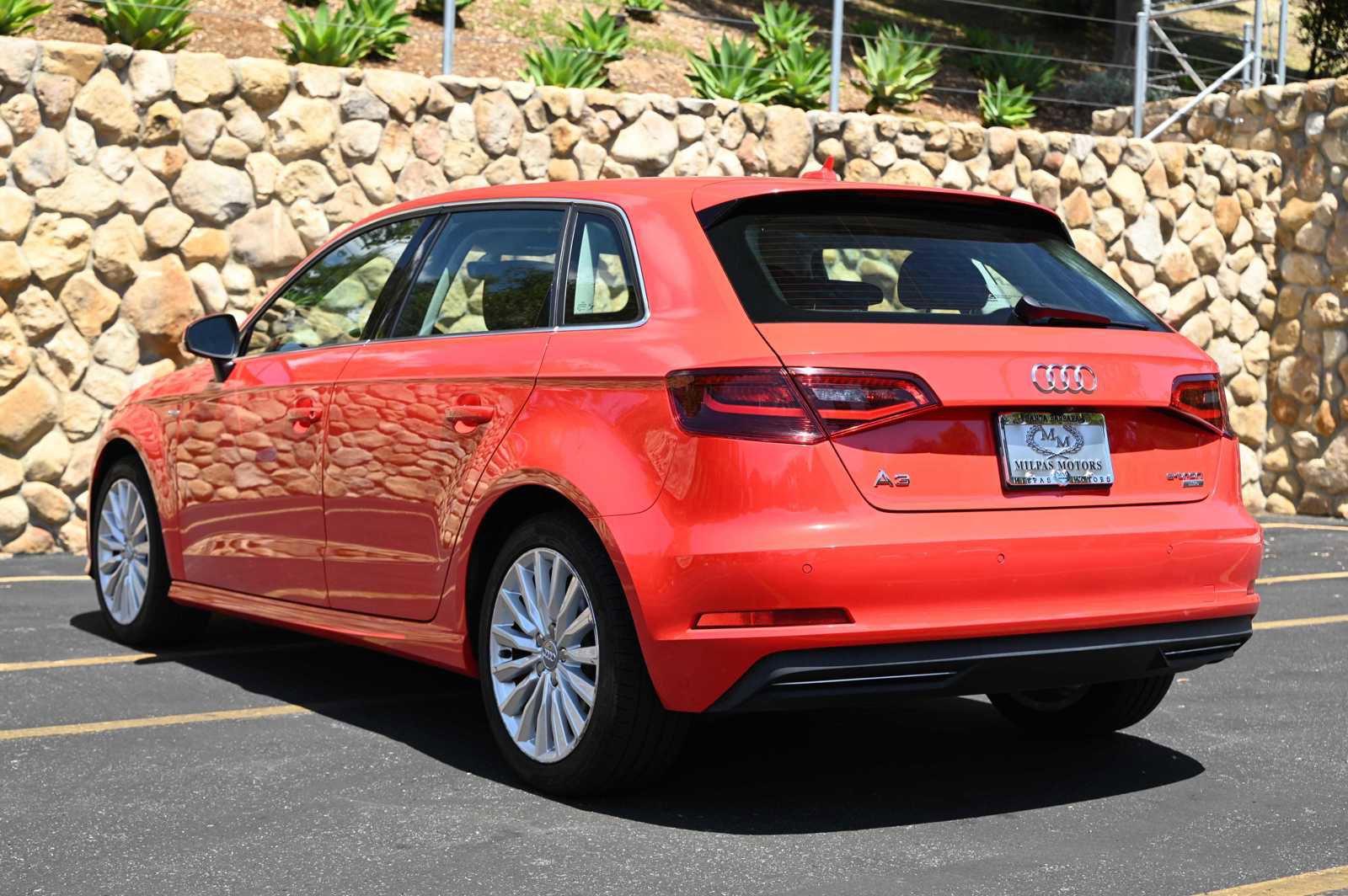 Used 2016 Audi A3 e-tron Premium Plus w/ Premium Plus Package FWD image 5