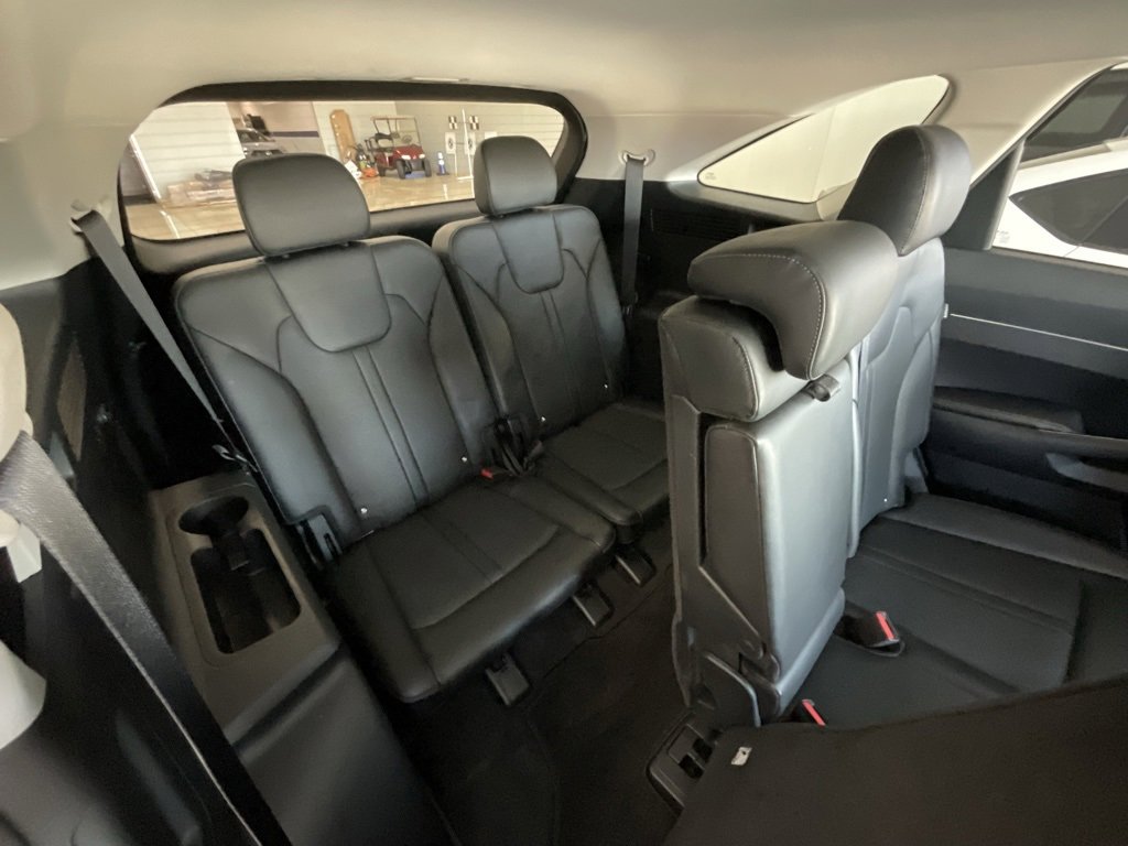 Used 2024 Kia Sorento S image 23