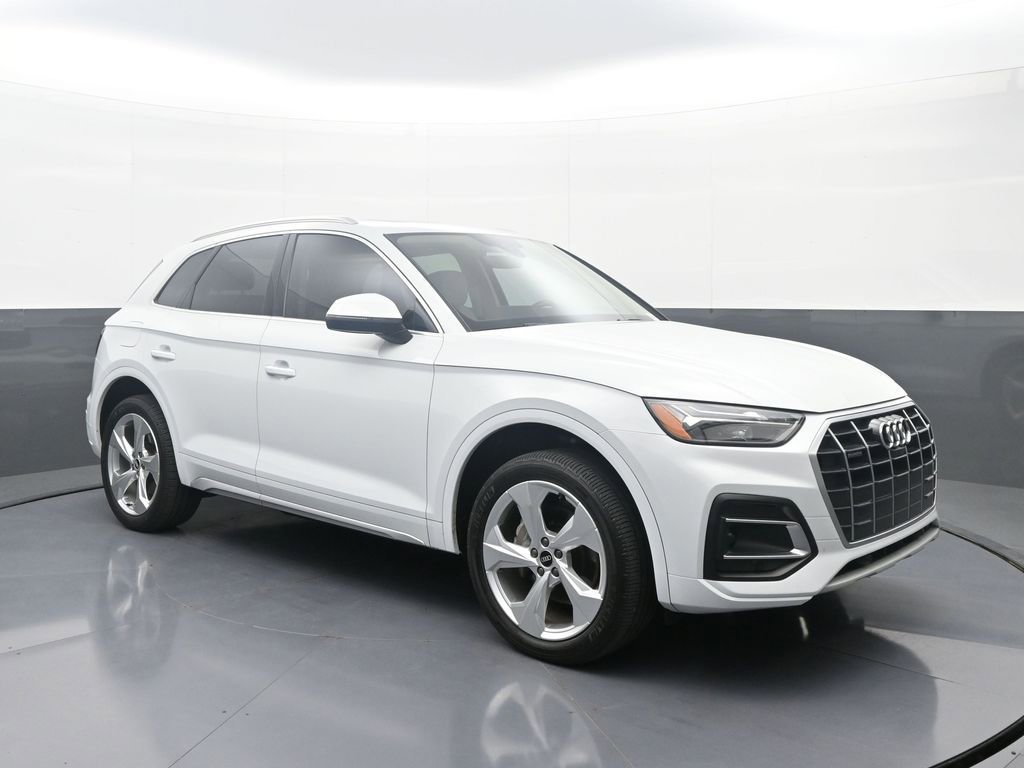 Used 2021 Audi Q5 2.0T Premium Plus w/ Premium Plus Package AWD/4WD image 3