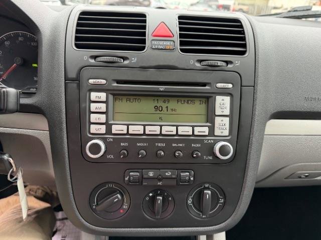 Used 2008 Volkswagen Rabbit S image 21